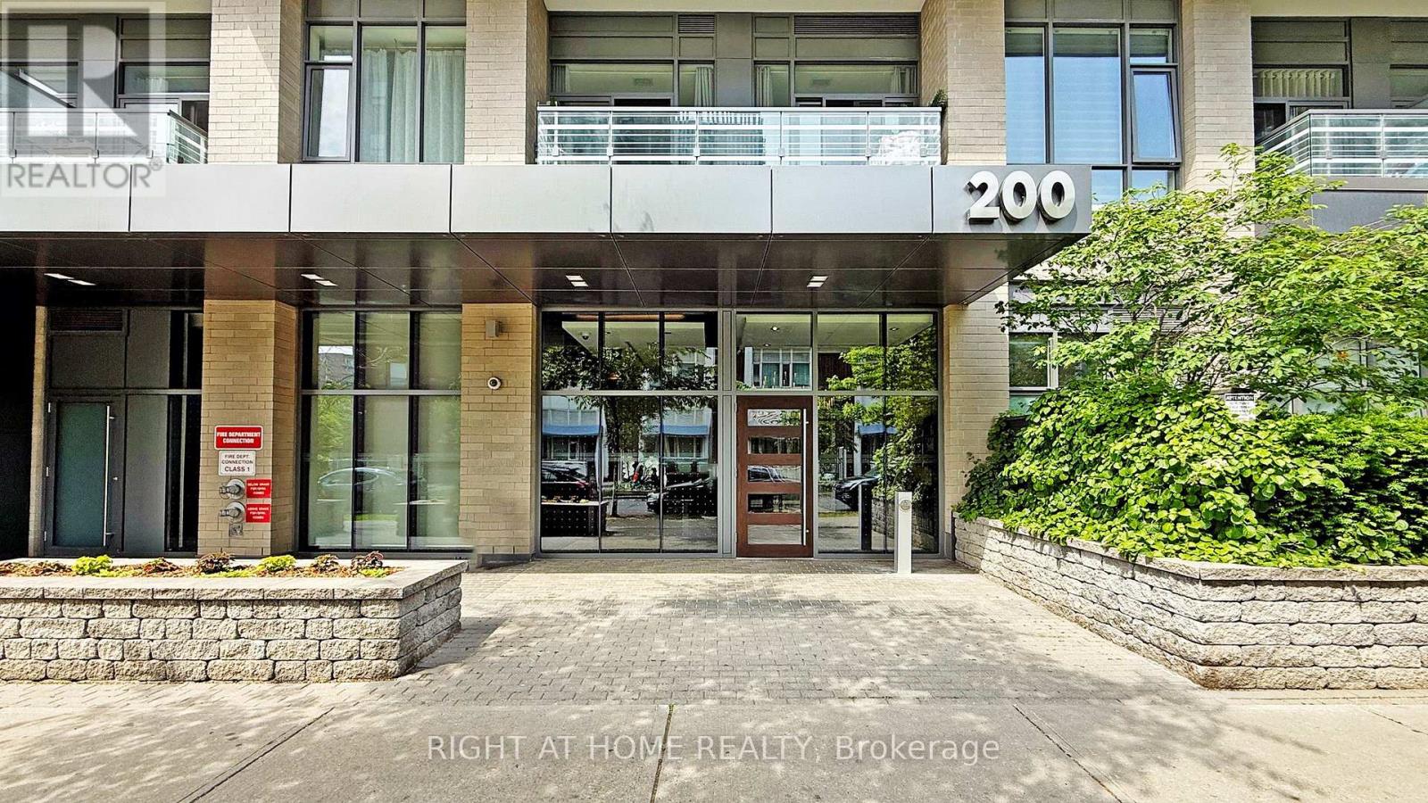 #714 200 SACKVILLE STREET - 36