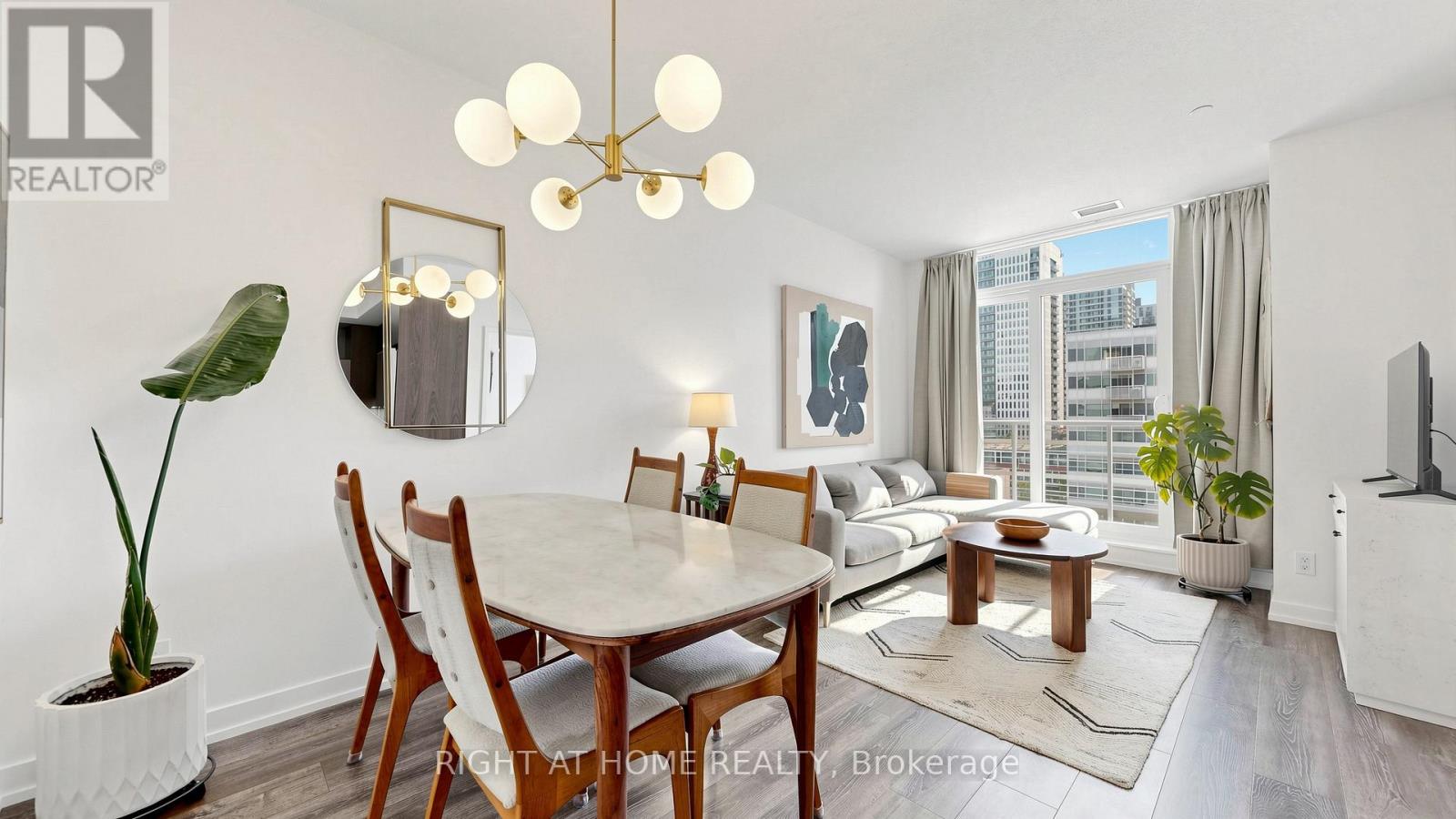 #714 200 SACKVILLE STREET - 6