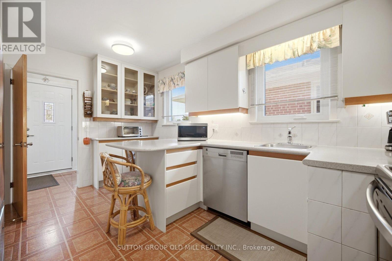 99 SCARDEN AVENUE - 14