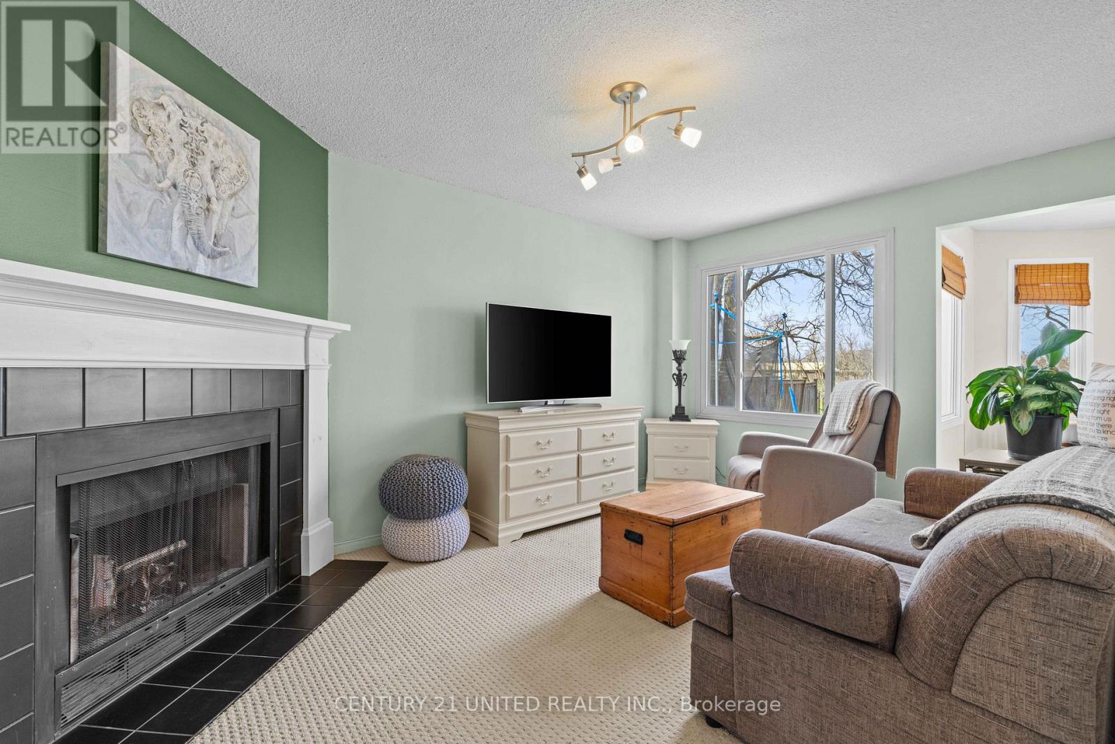 17 MAPLE AVENUE - 17