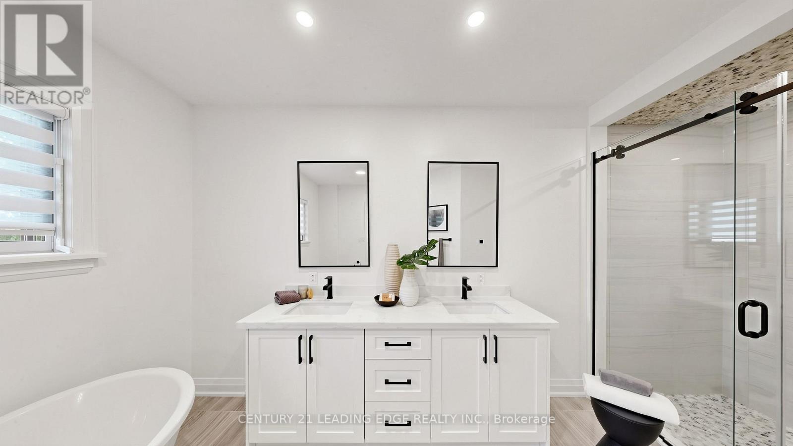 56 FAIRGATE CRESCENT - 27