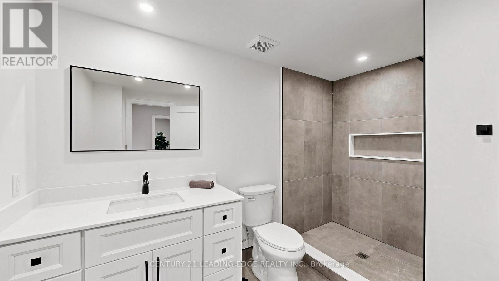 56 FAIRGATE CRESCENT - 45