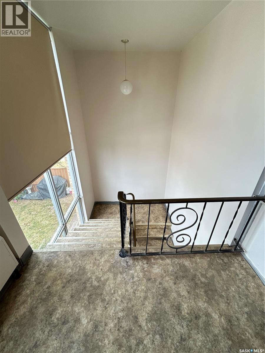 15 4th AVENUE - 25
