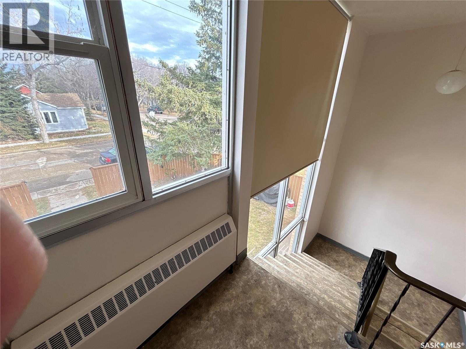15 4th AVENUE - 24