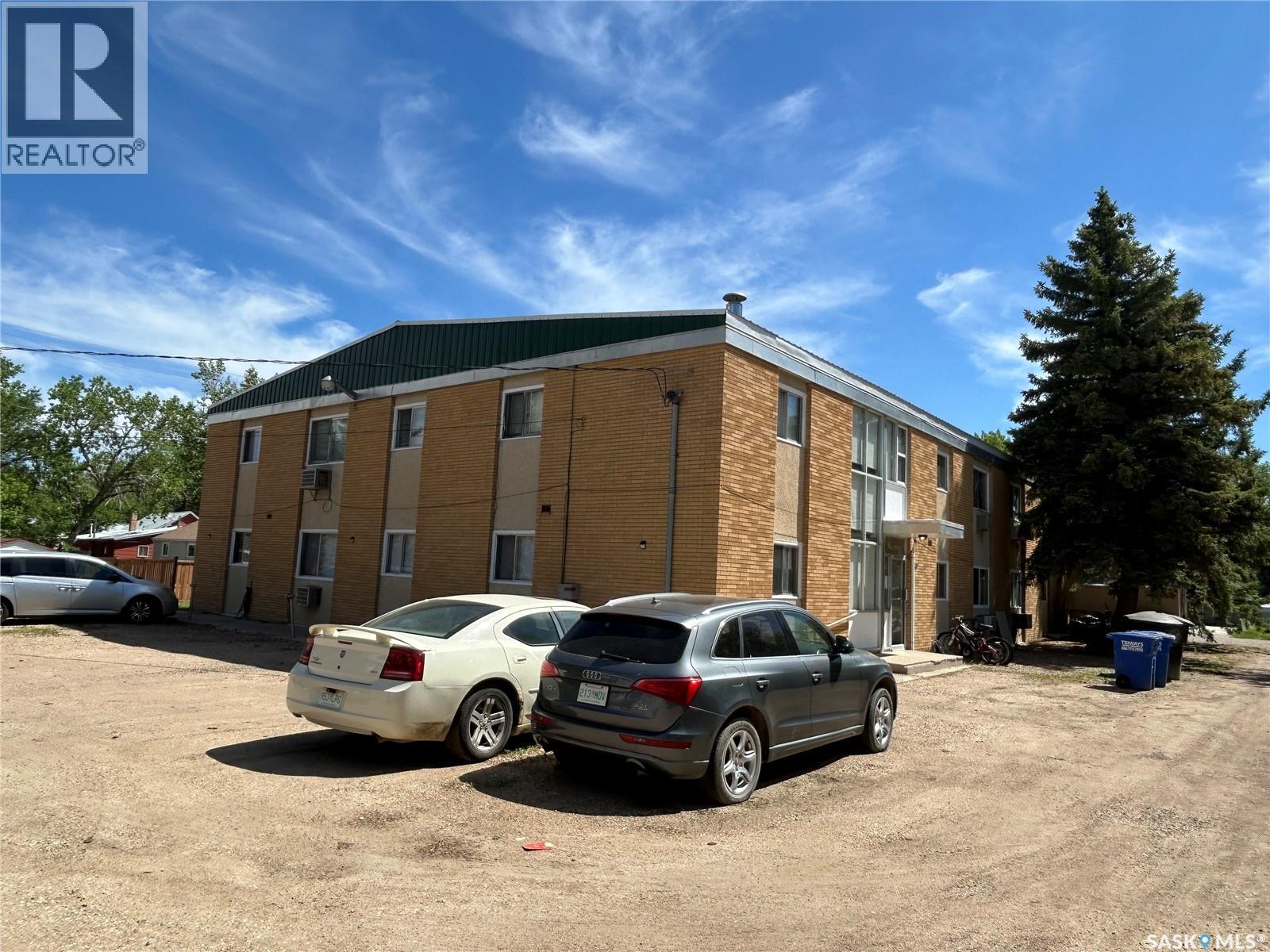 15 4th AVENUE - 5