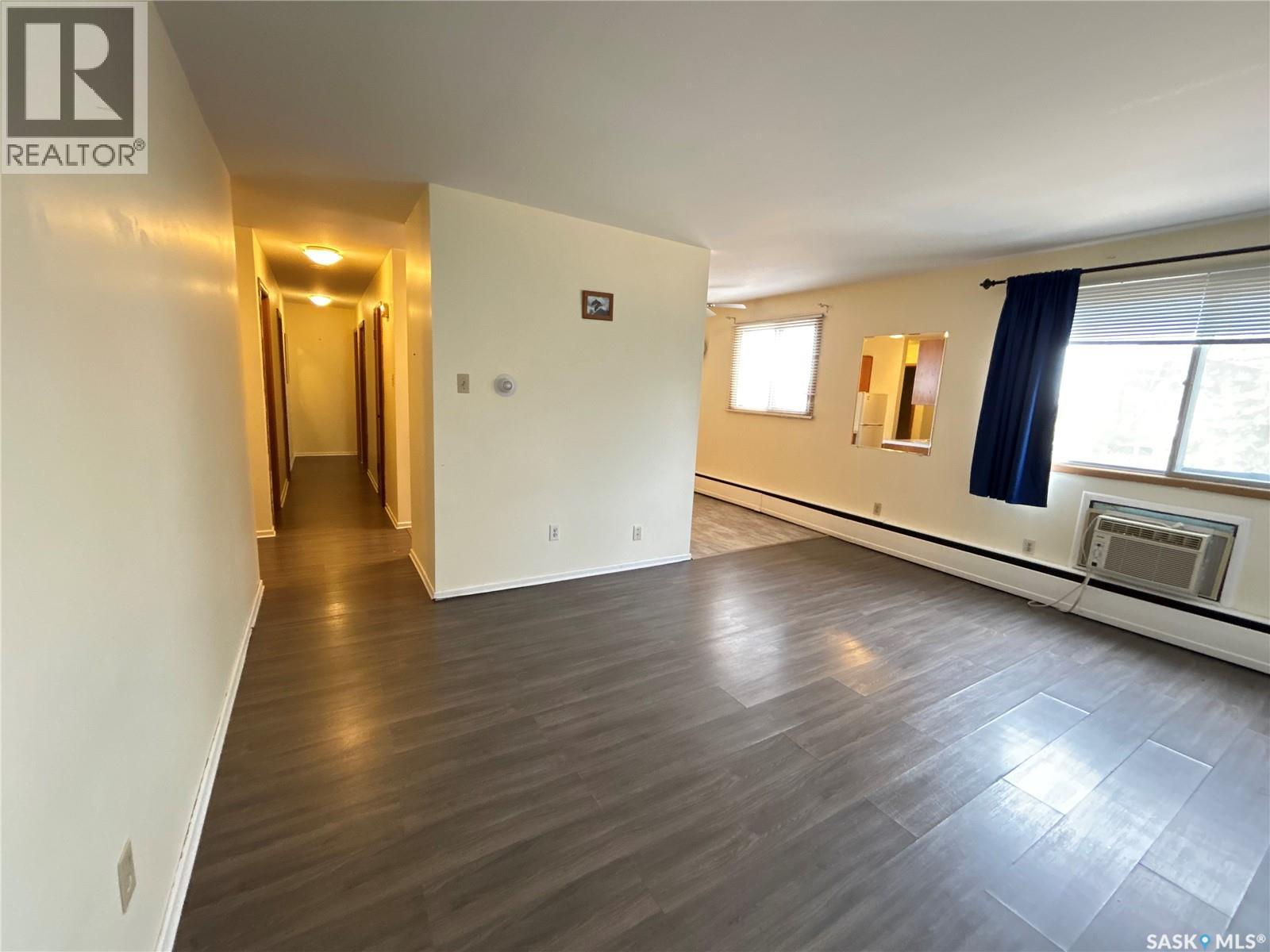 15 4th AVENUE - 14