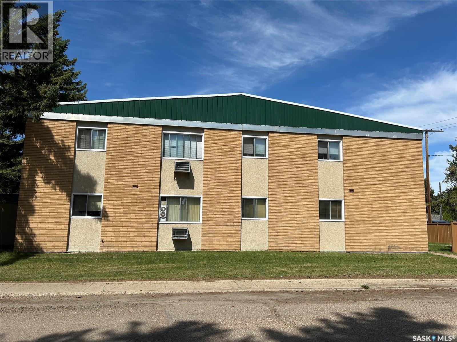 15 4th AVENUE - 1