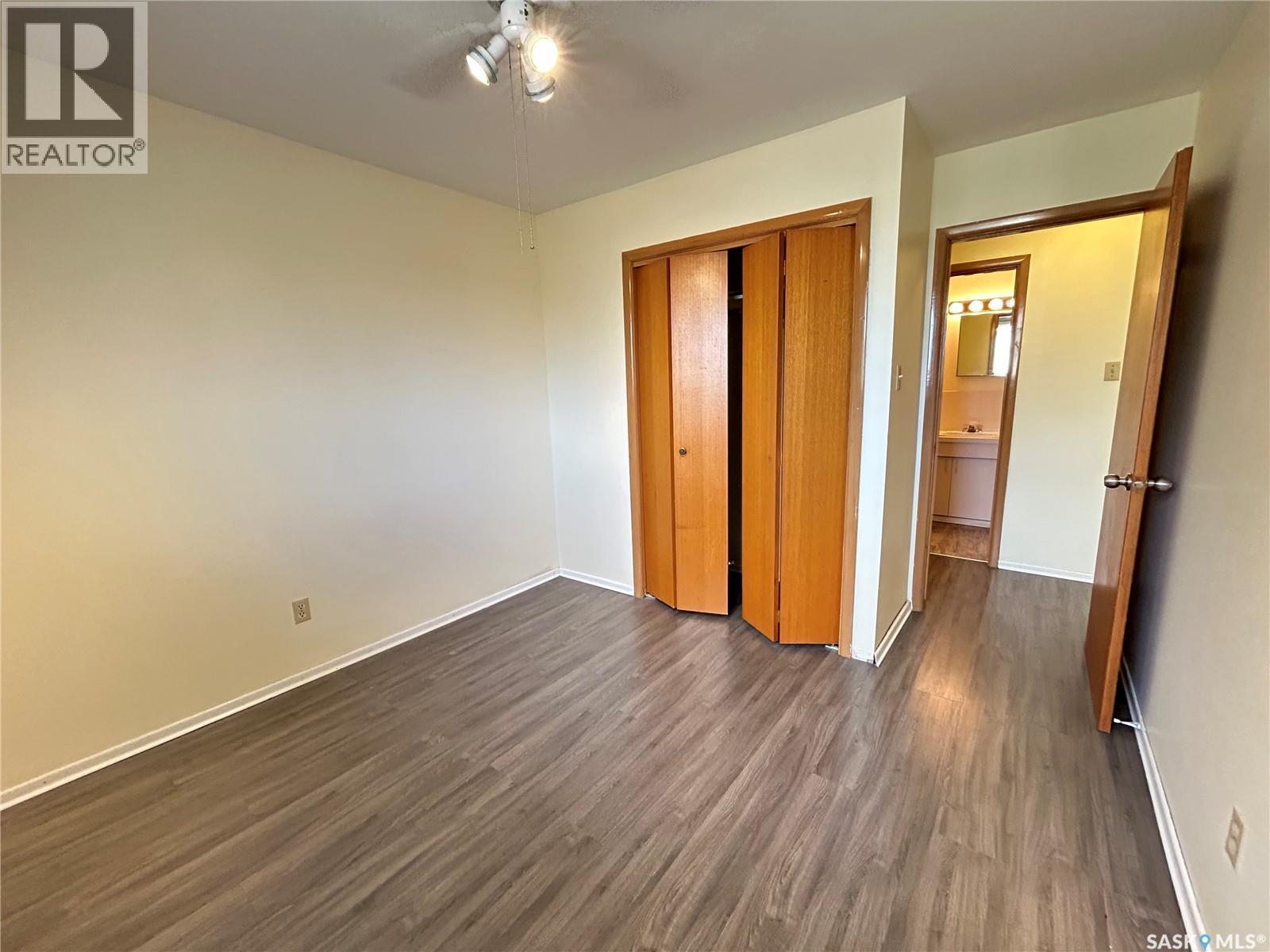 15 4th AVENUE - 15