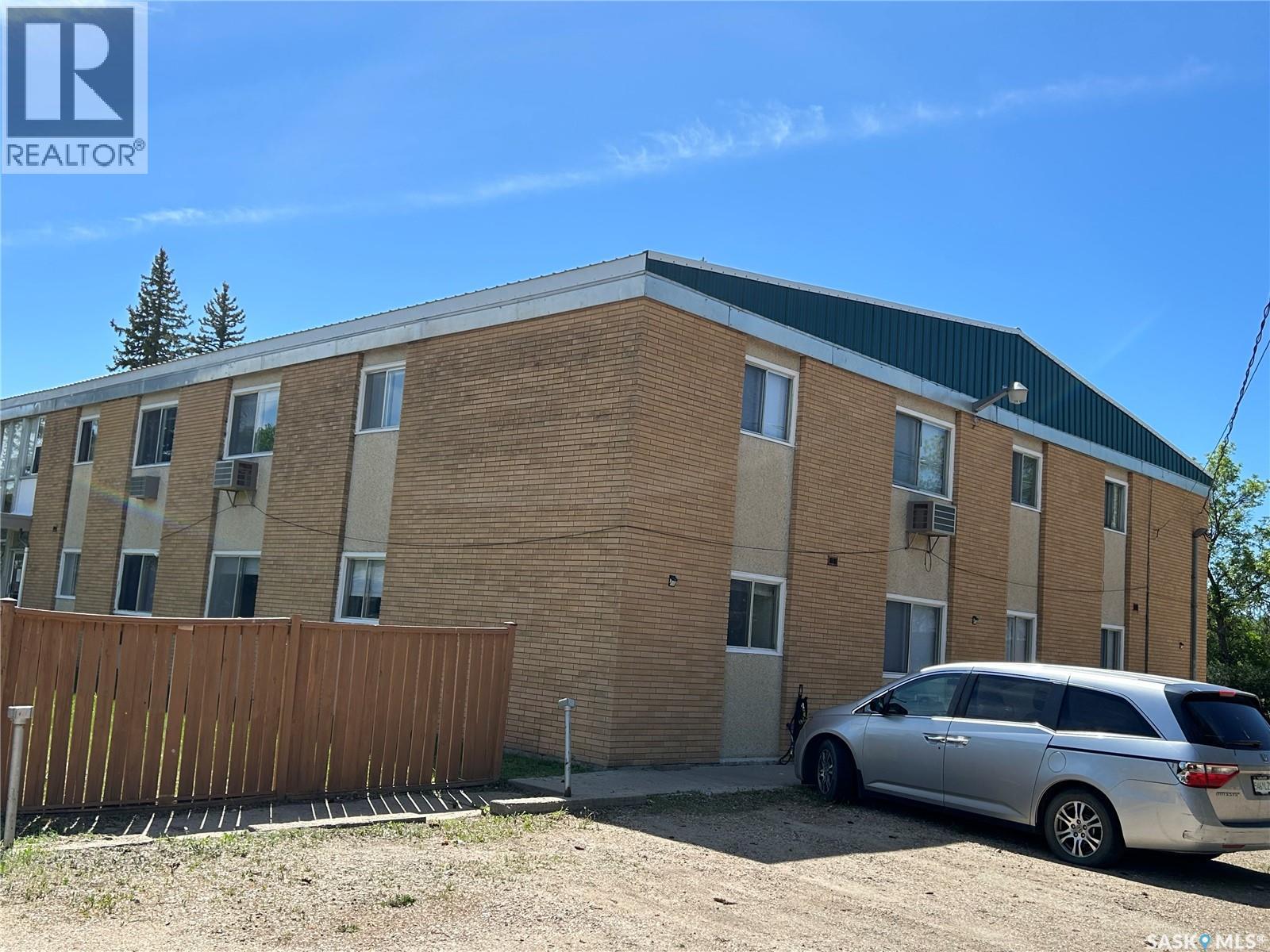 15 4th AVENUE - 2