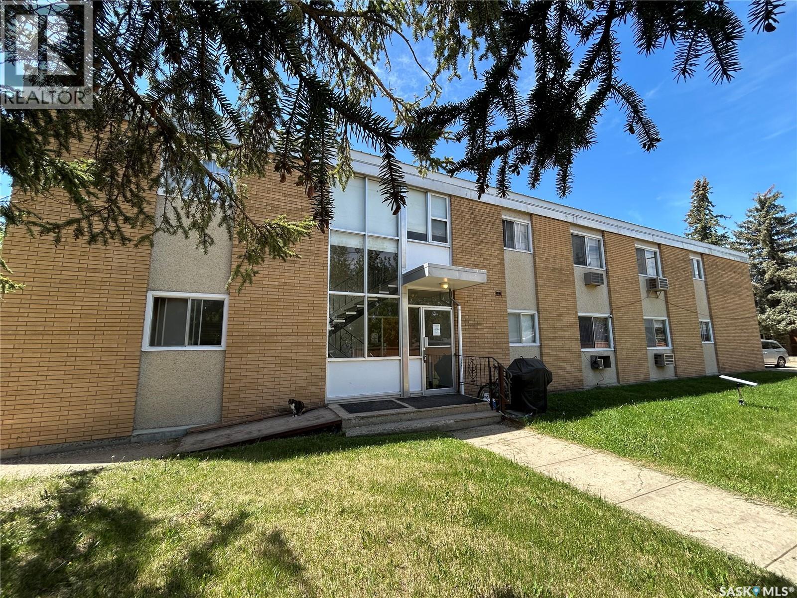 15 4th AVENUE - 6