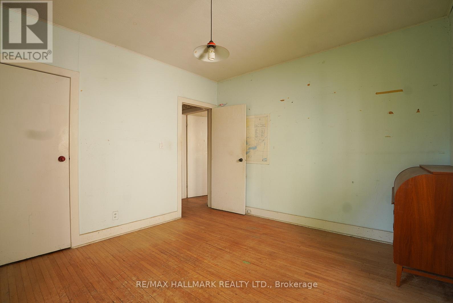 63 HIGHVIEW AVENUE - 8