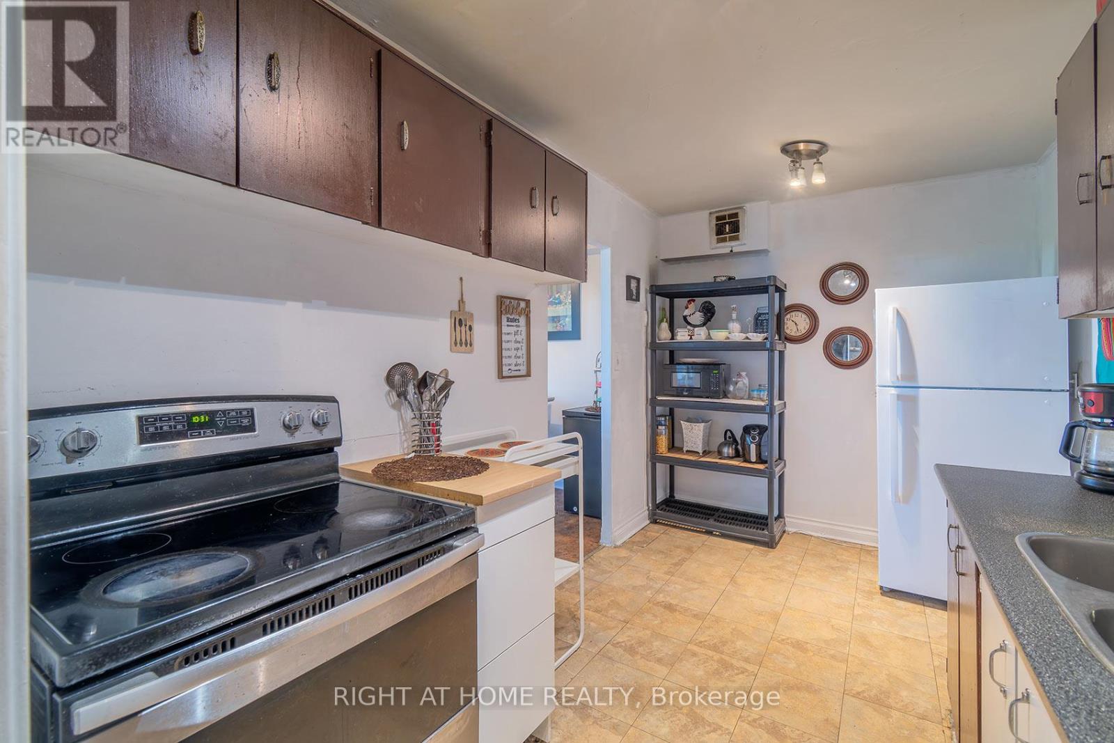 #608 335 DRIFTWOOD AVENUE - 16