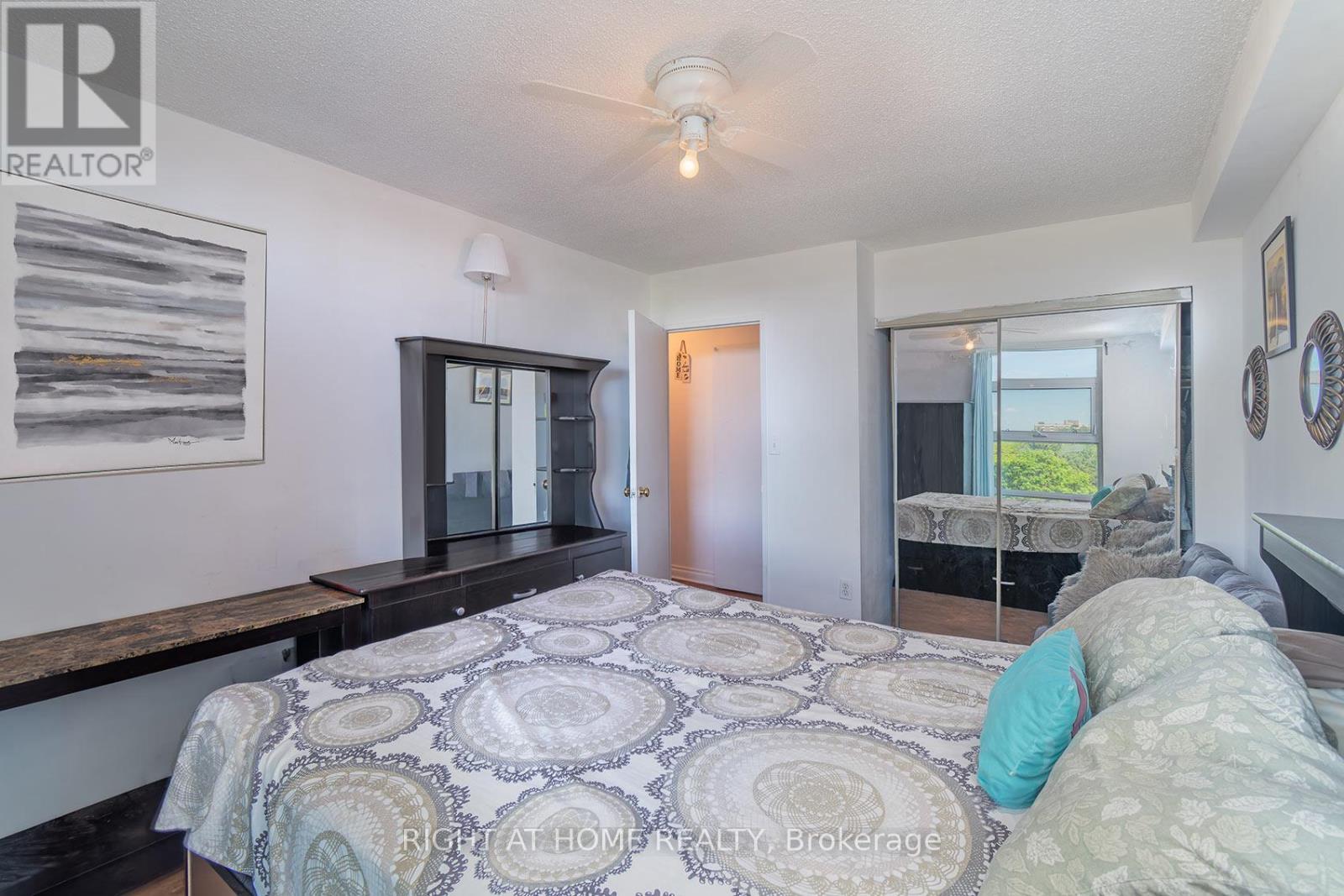 #608 335 DRIFTWOOD AVENUE - 26