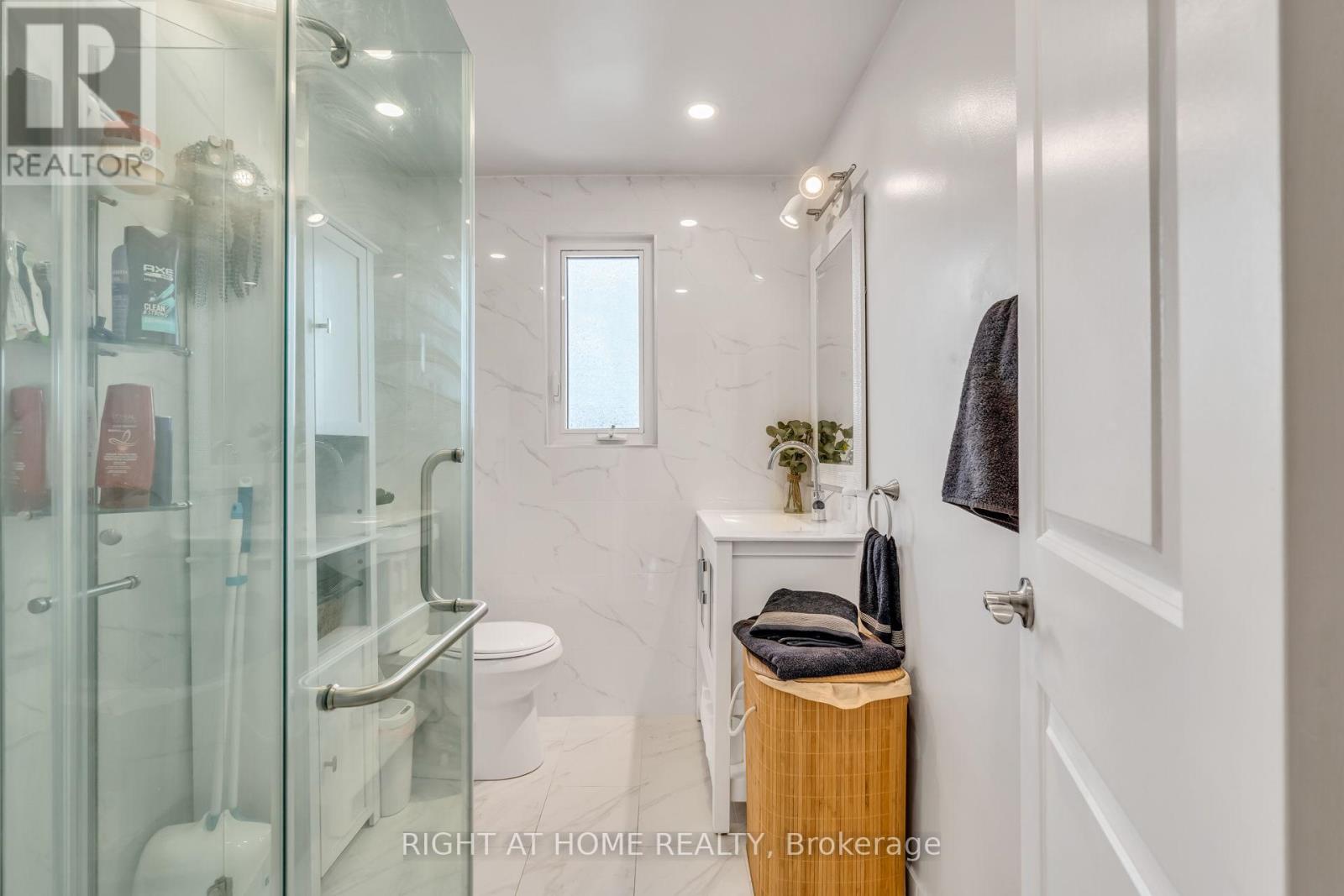 12 PORTER AVENUE - 34