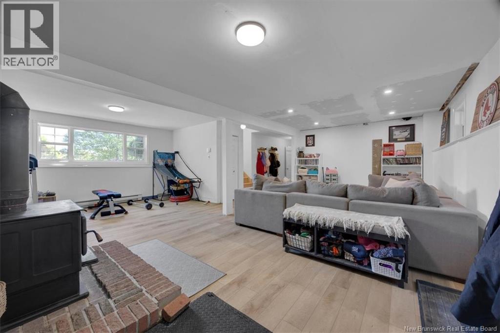 3 Regal Drive - 28