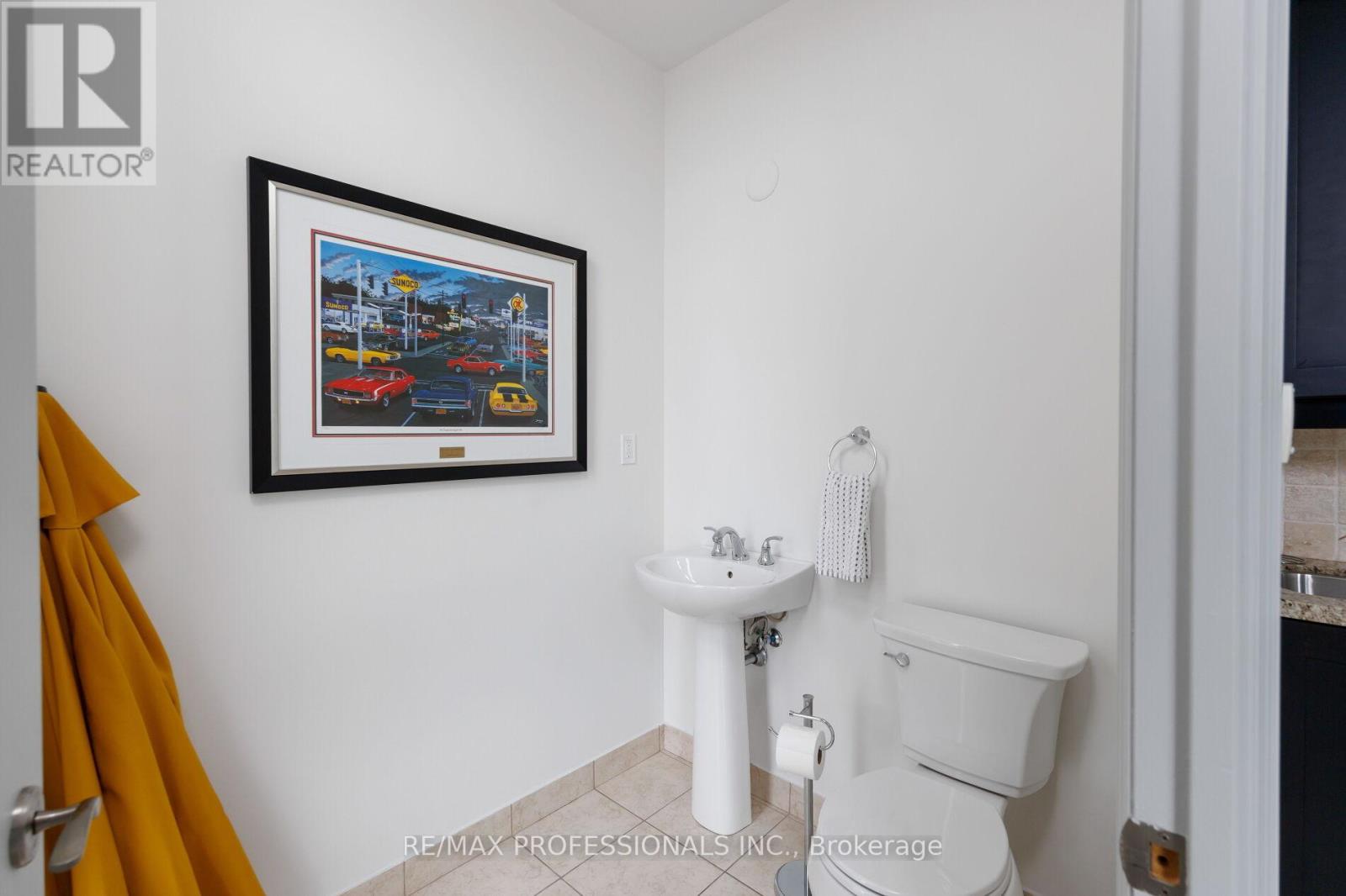 #PH3 9 BURNHAMTHORPE CRESCENT - 23