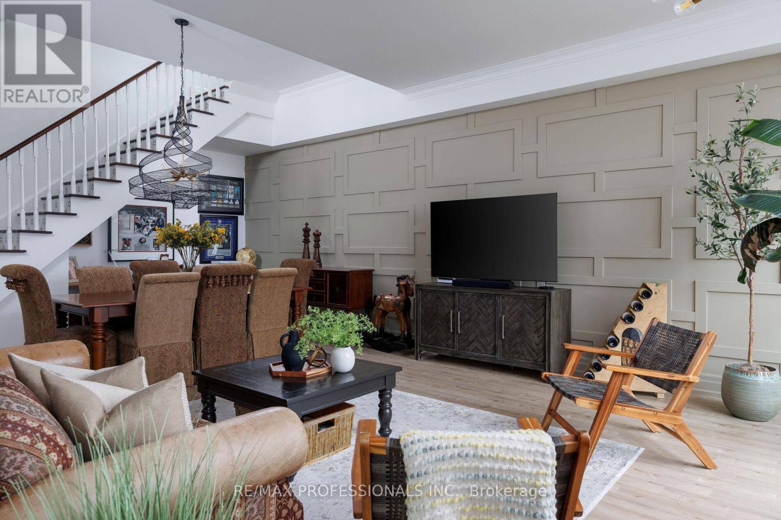 #PH3 9 BURNHAMTHORPE CRESCENT - 11