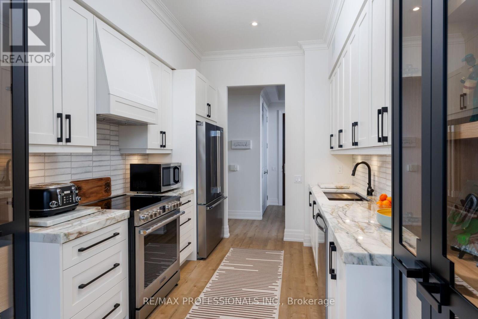 #PH3 9 BURNHAMTHORPE CRESCENT - 15