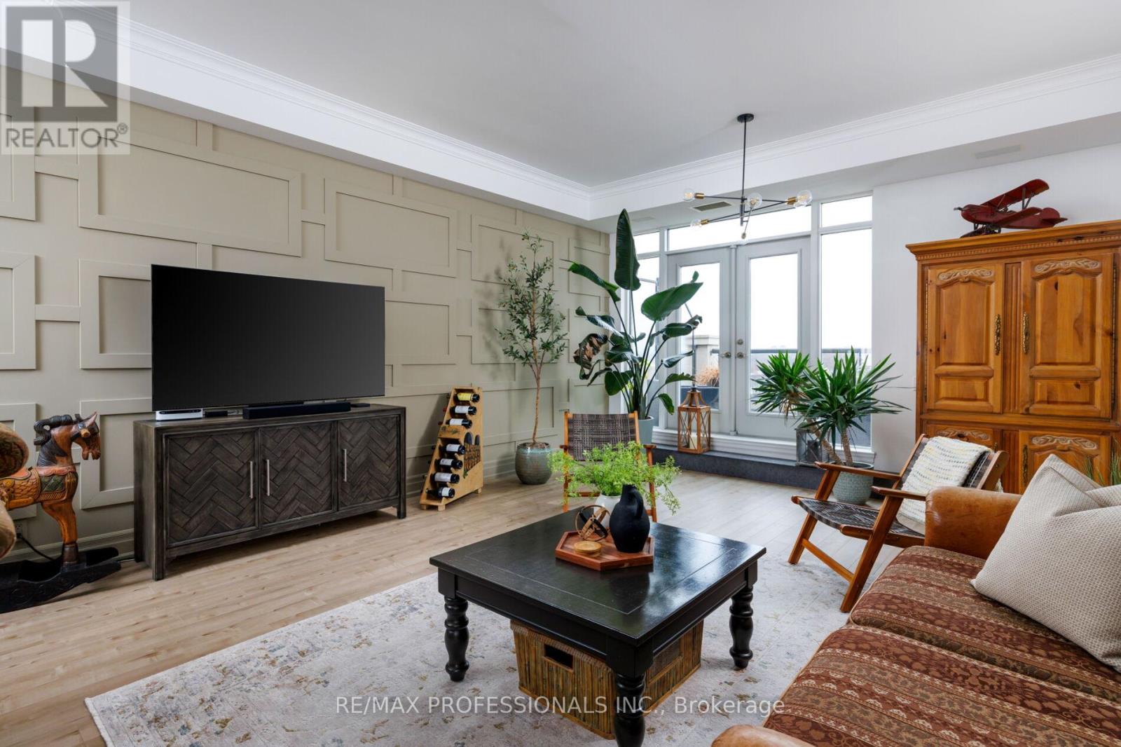 #PH3 9 BURNHAMTHORPE CRESCENT - 7