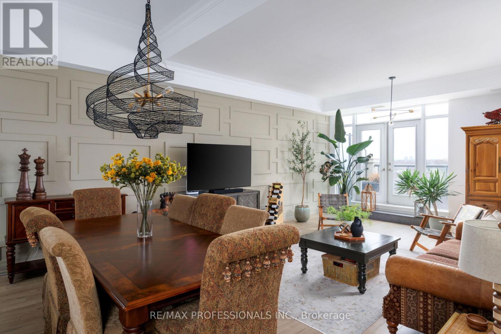 #PH3 9 BURNHAMTHORPE CRESCENT - 5