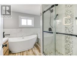 78 Central Ave, Elliot Lake, ON P5A2G1 Photo 31