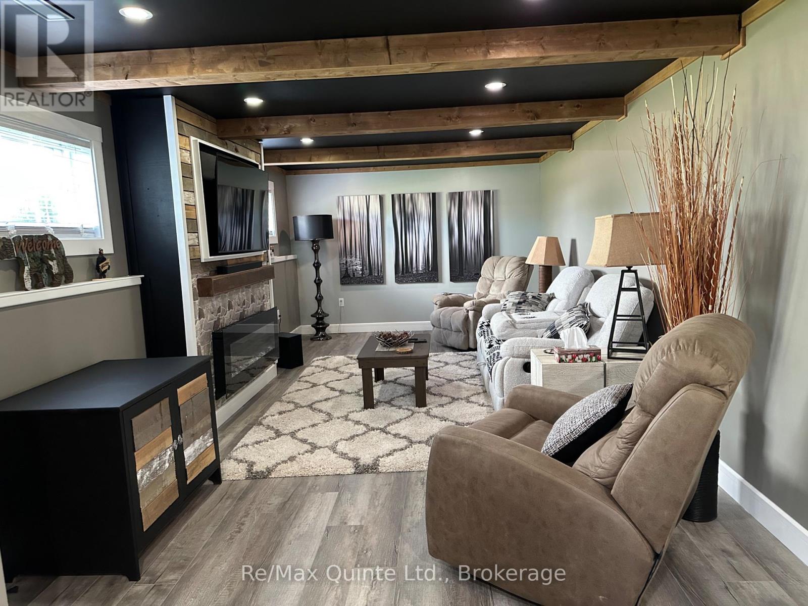 566 HUFF ROAD S - 18