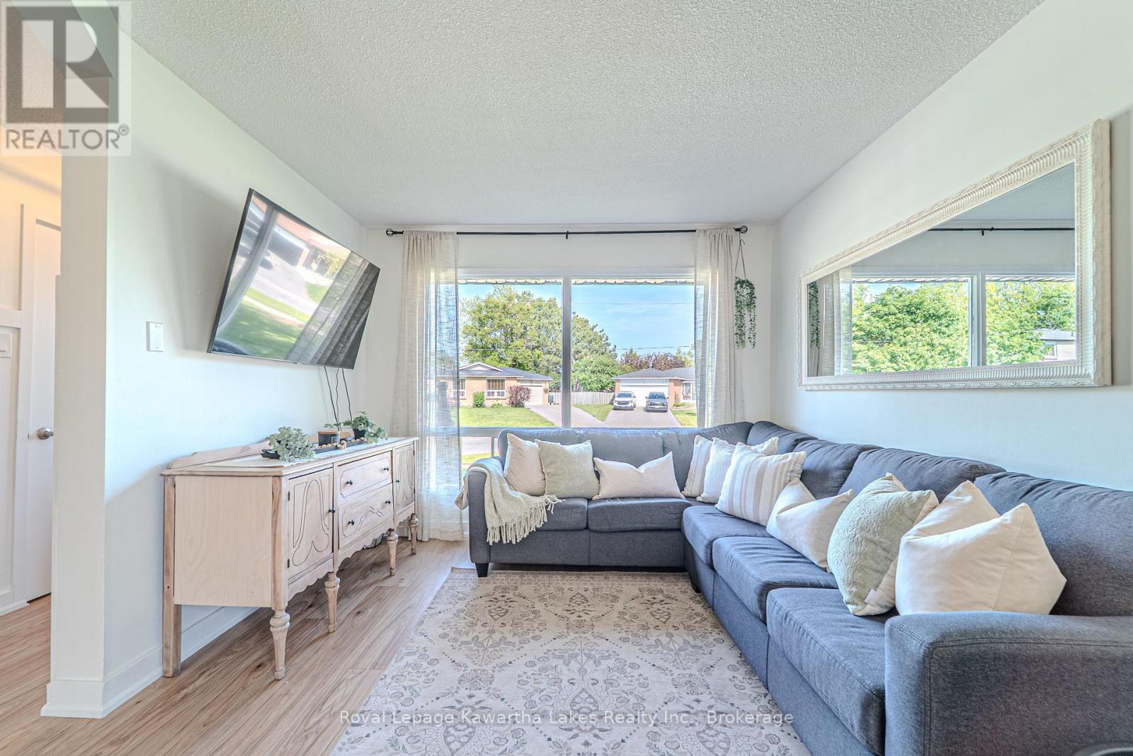 25 BIRCH COURT - 7