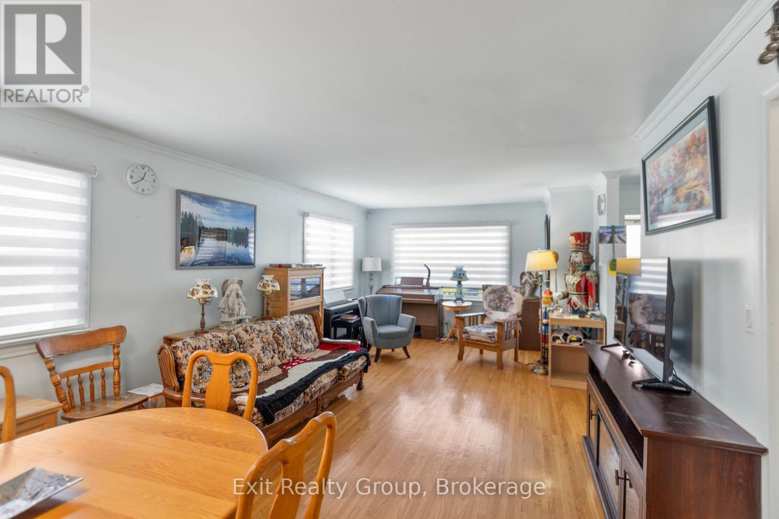 40 ALDERSHOT AVENUE - 13