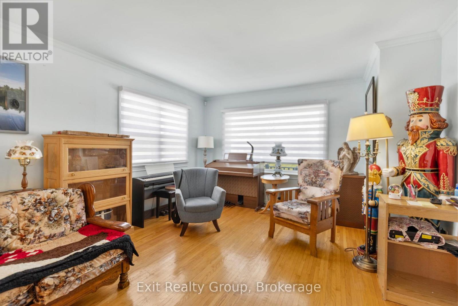 40 ALDERSHOT AVENUE - 9