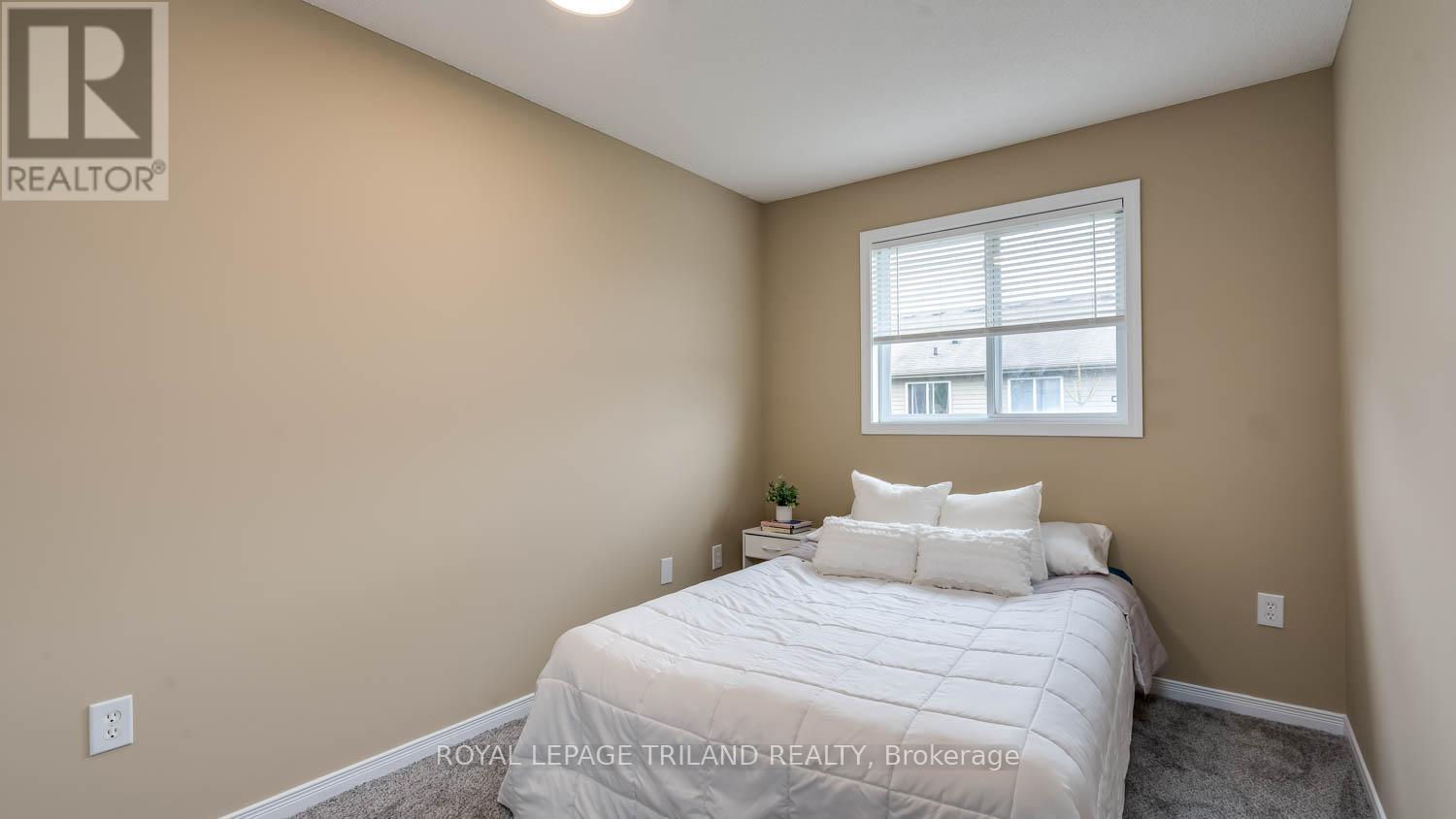 #17 1600 MICKLEBOROUGH DRIVE - 10