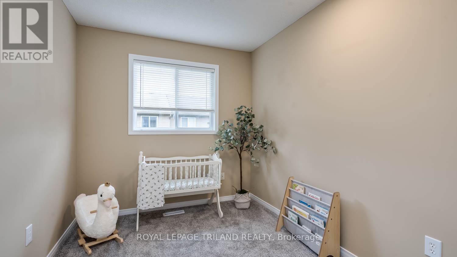 #17 1600 MICKLEBOROUGH DRIVE - 11