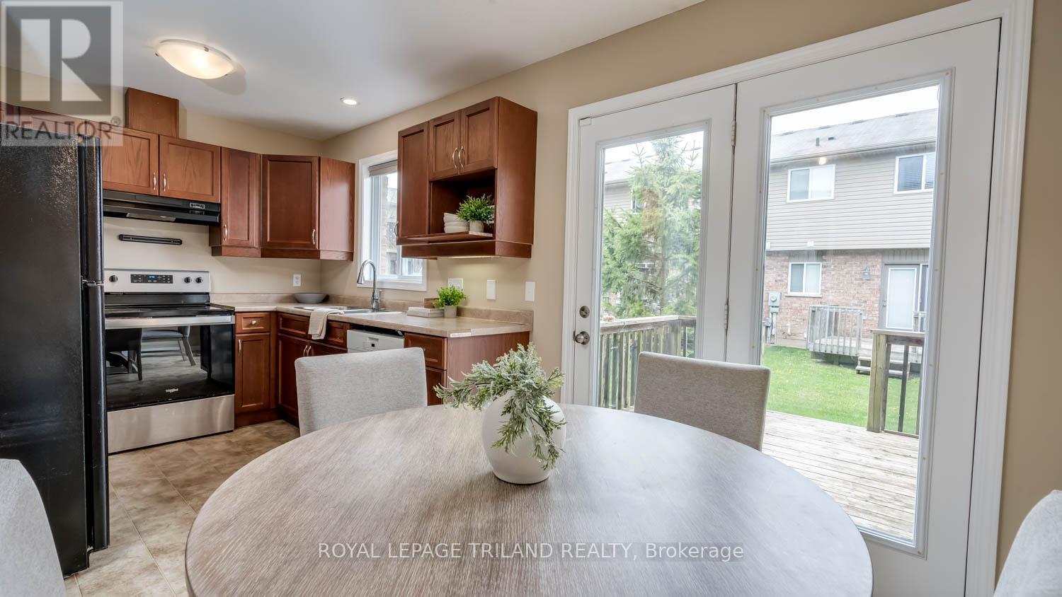 #17 1600 MICKLEBOROUGH DRIVE - 6