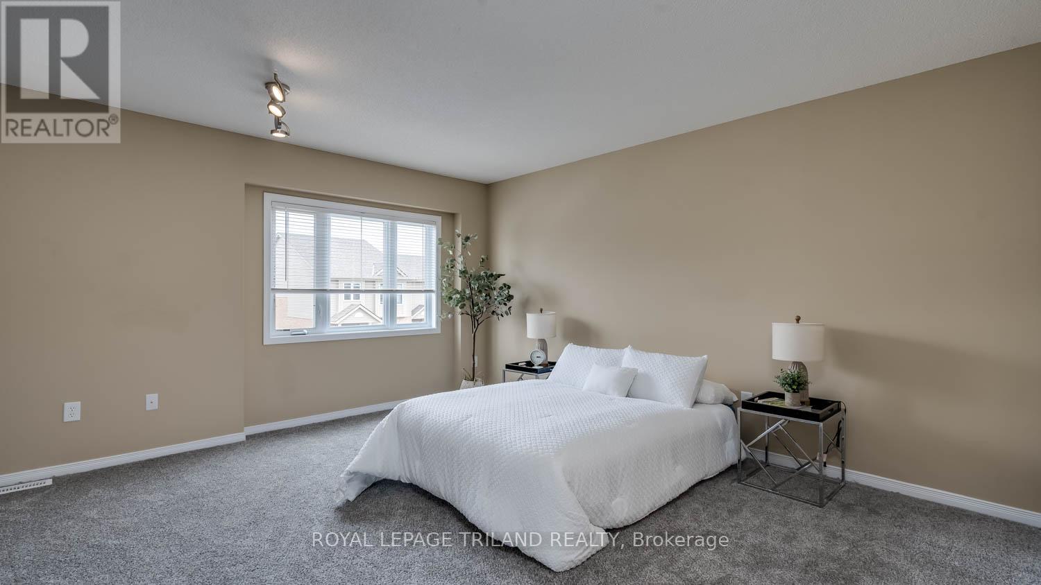 #17 1600 MICKLEBOROUGH DRIVE - 8