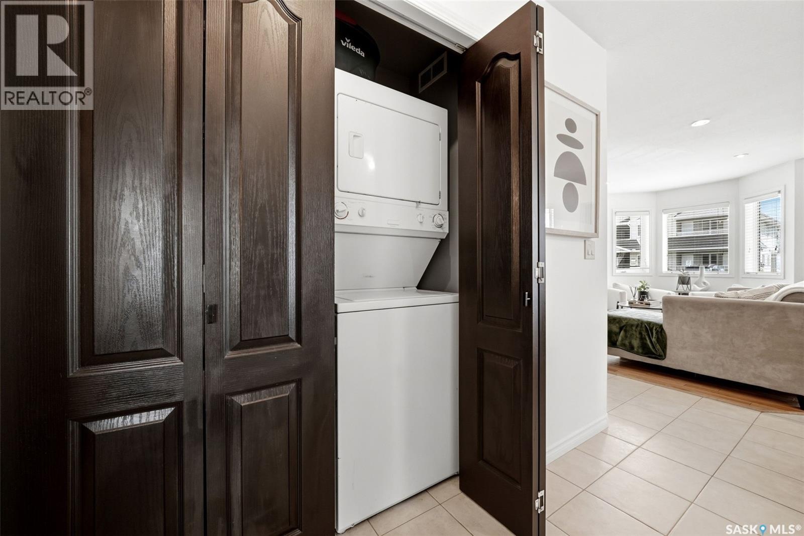 #4042 Buckingham DRIVE - 23