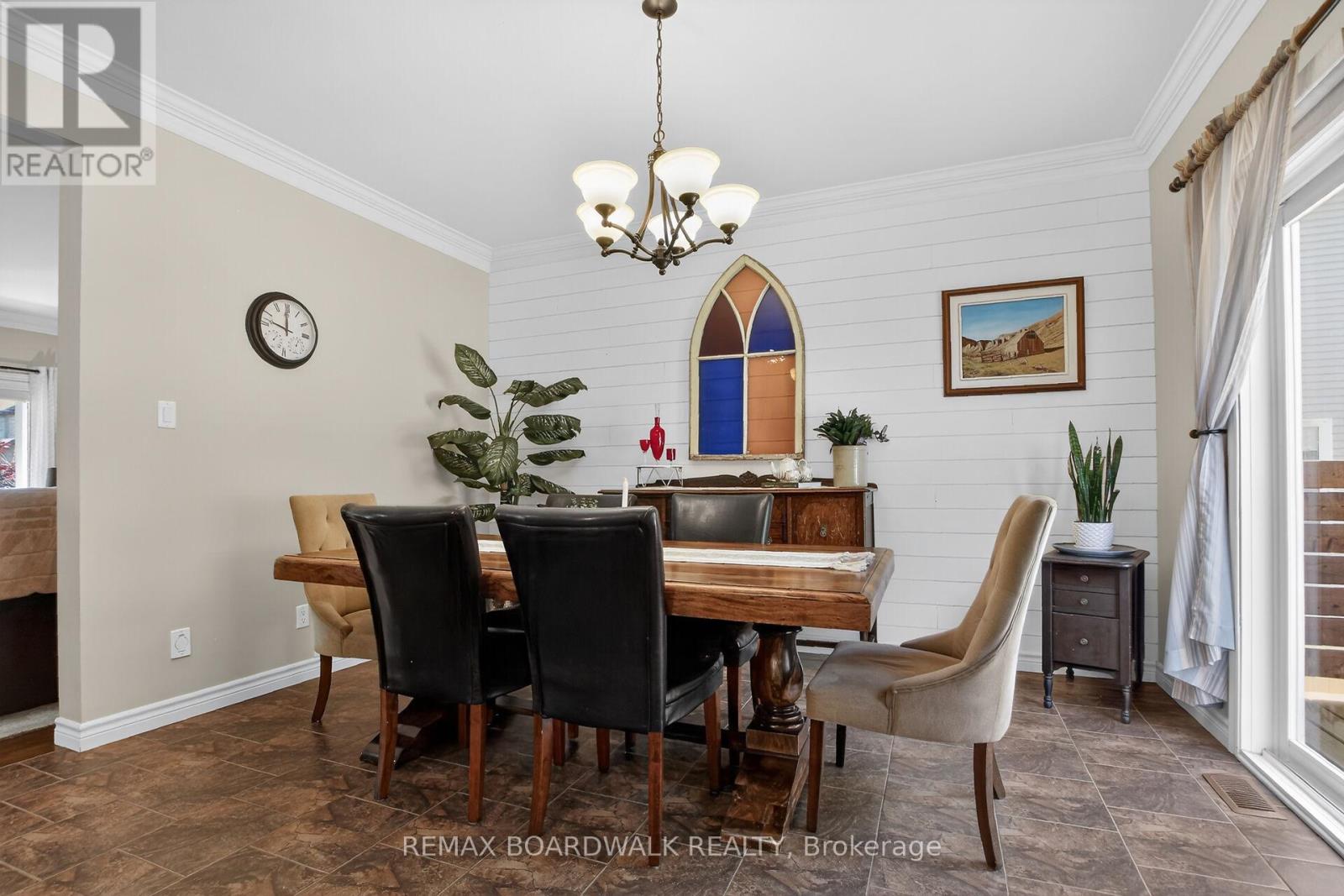 375 QUARTZ AVENUE - 10