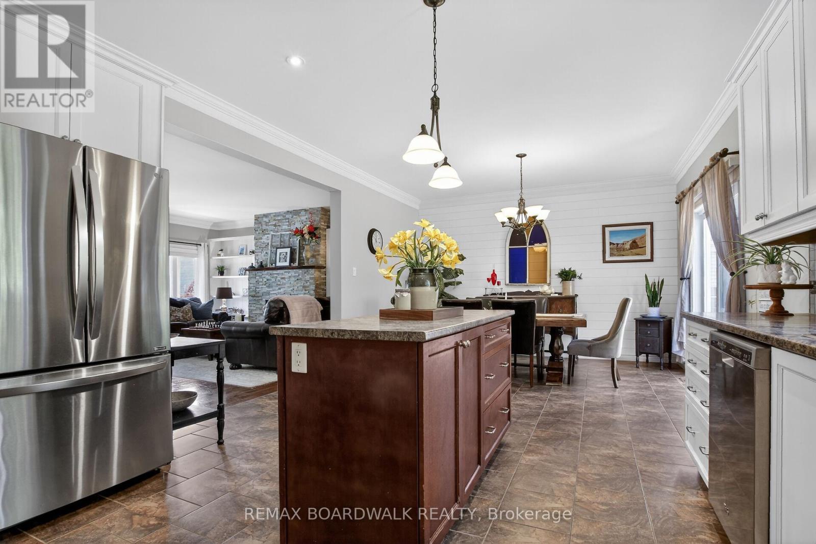 375 QUARTZ AVENUE - 17