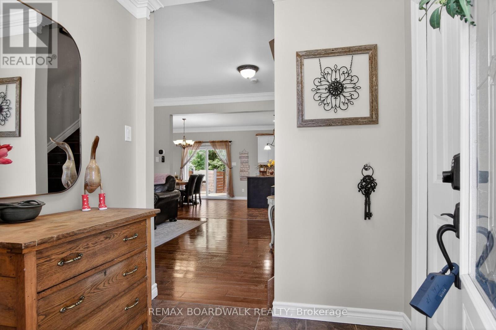 375 QUARTZ AVENUE - 4