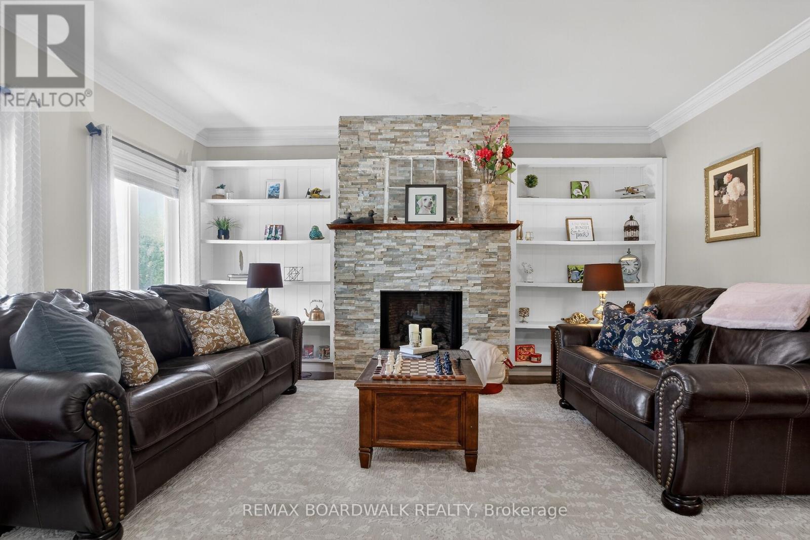 375 QUARTZ AVENUE - 7