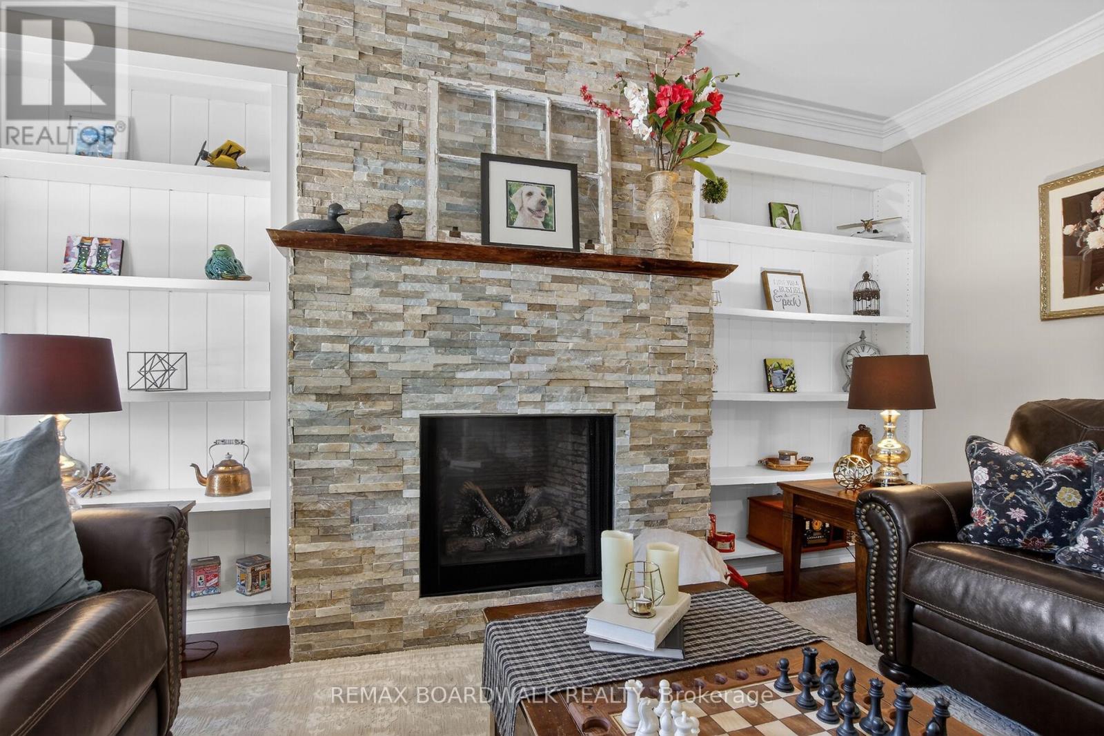 375 QUARTZ AVENUE - 9