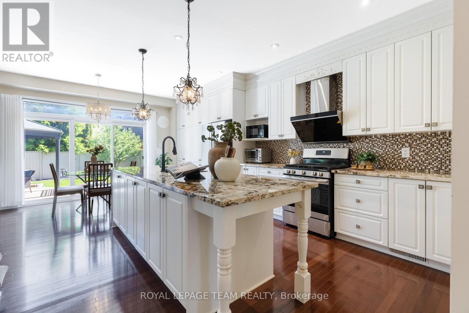 104 PANISSET AVENUE - 12