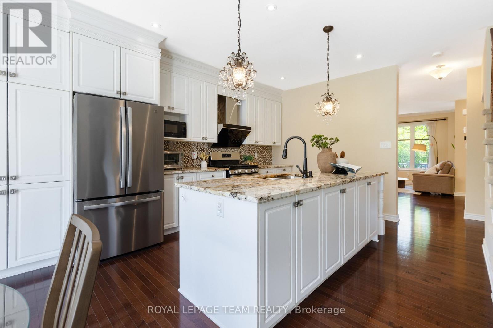 104 PANISSET AVENUE - 13