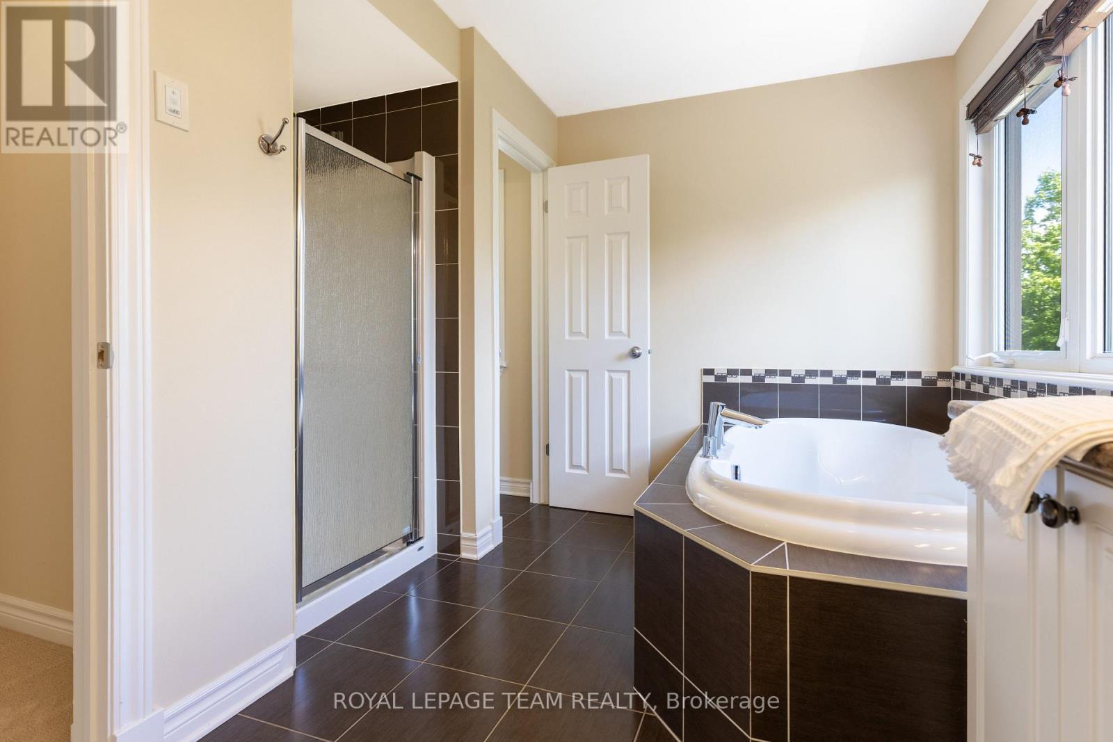 104 PANISSET AVENUE - 28