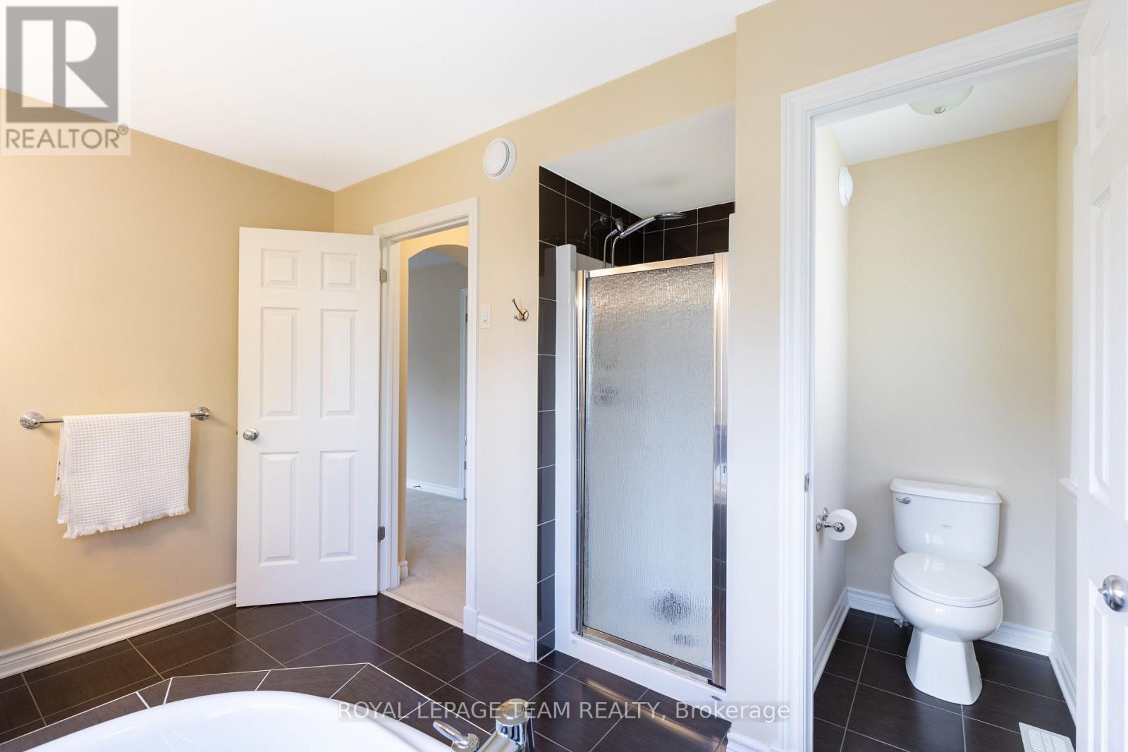 104 PANISSET AVENUE - 29