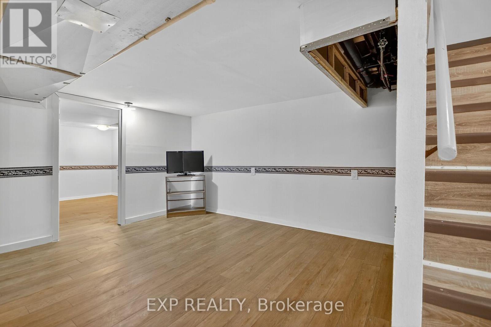 41 HWY 5 W STREET - 24