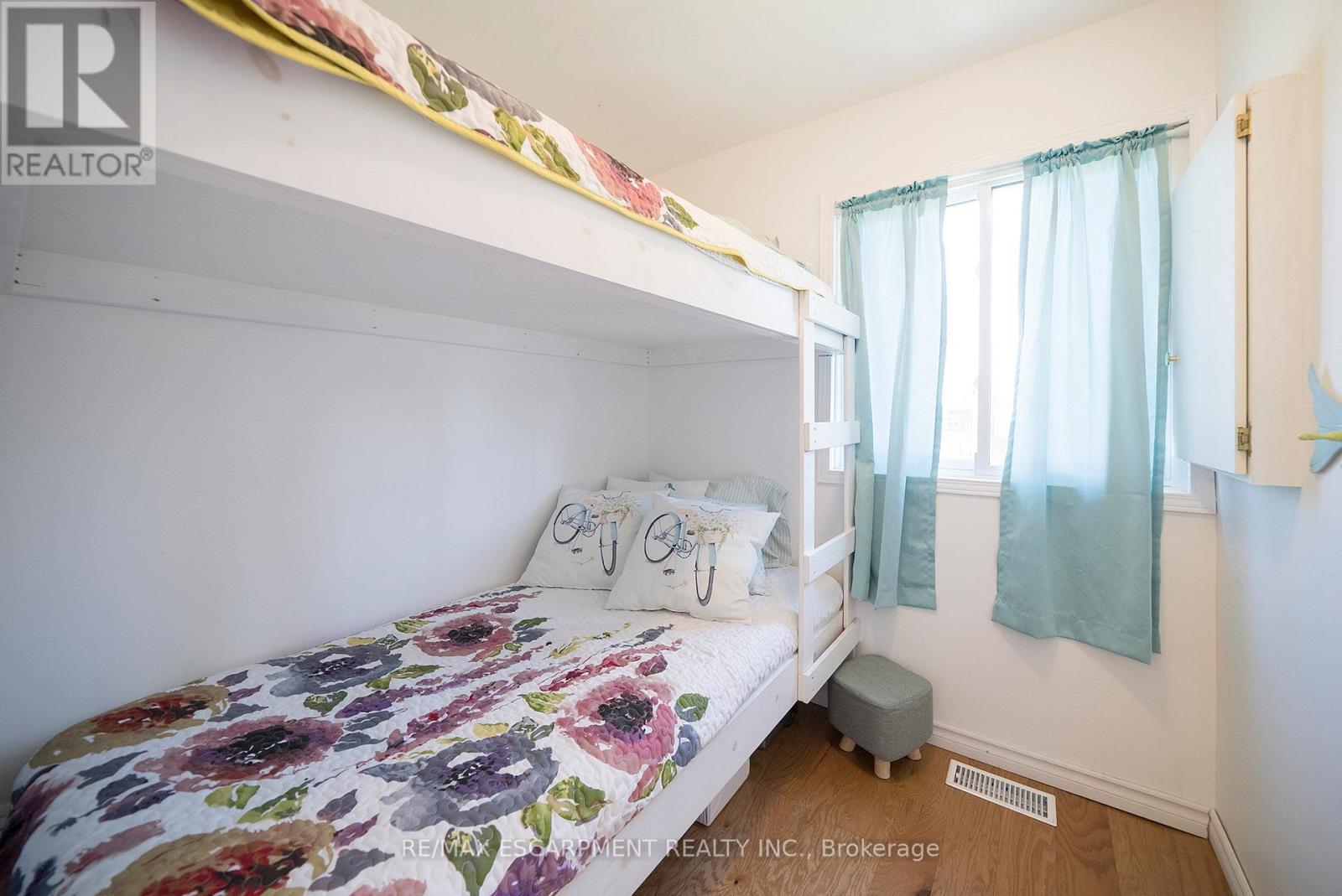 21 FERRIS STREET - 18