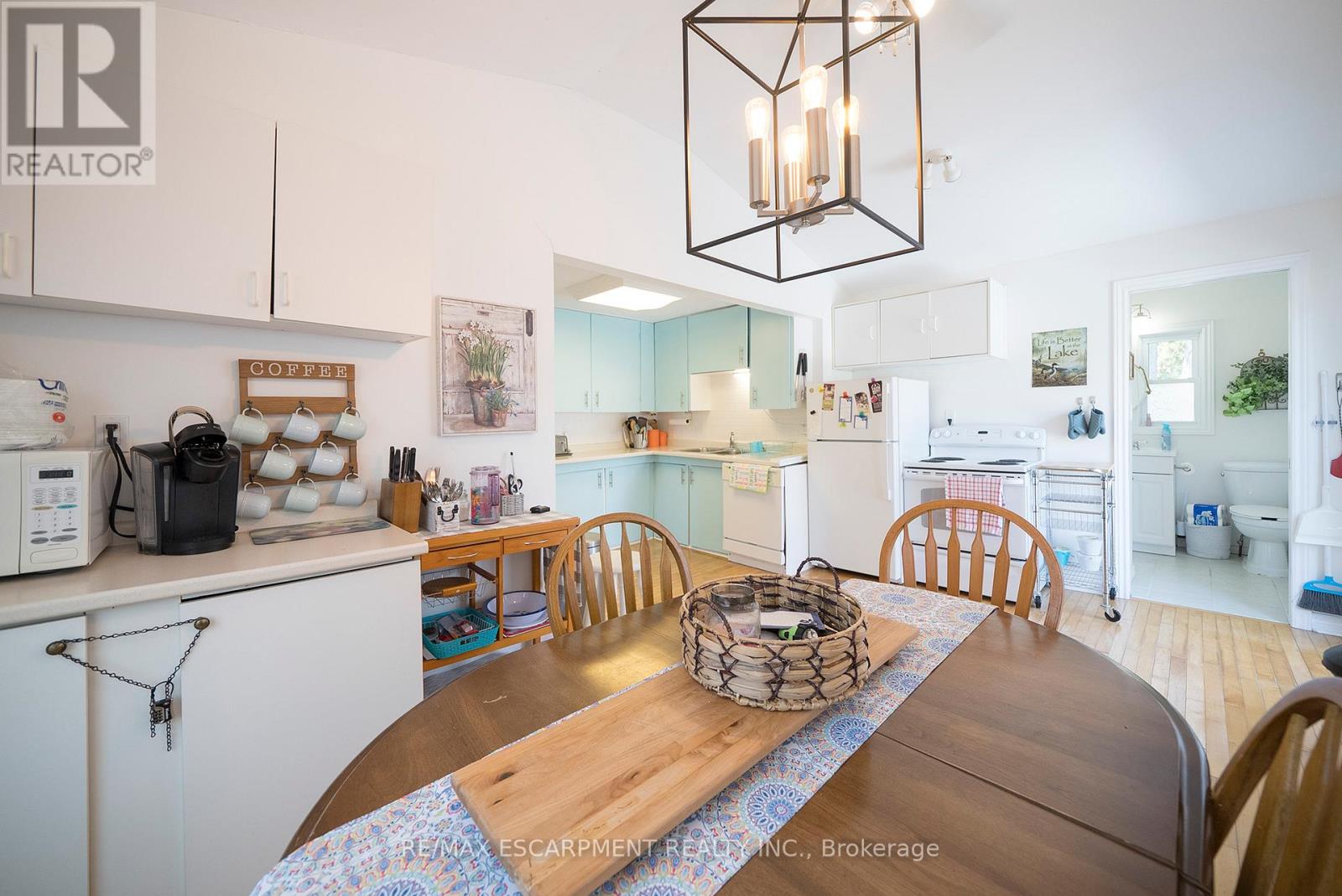 21 FERRIS STREET - 22