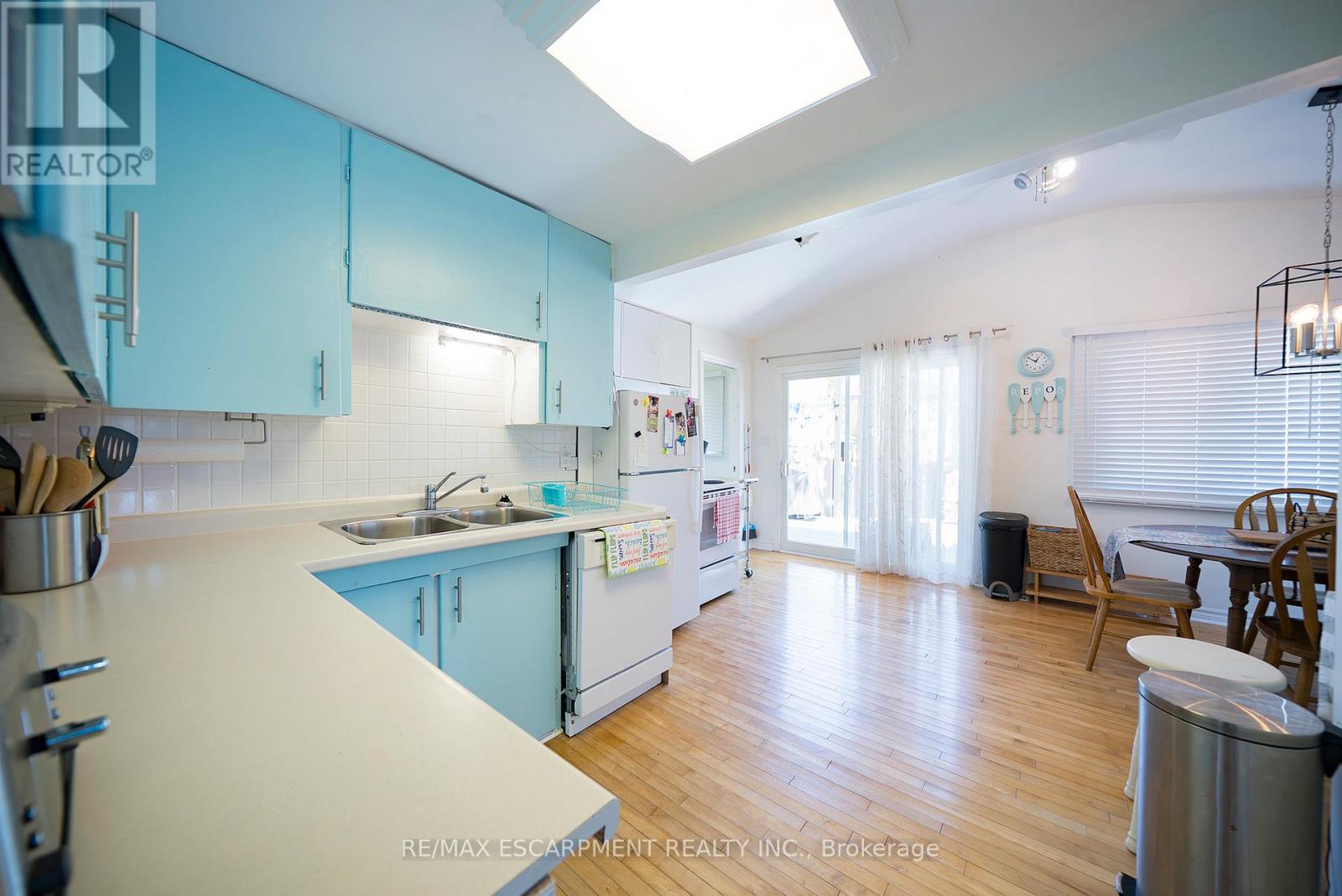 21 FERRIS STREET - 19