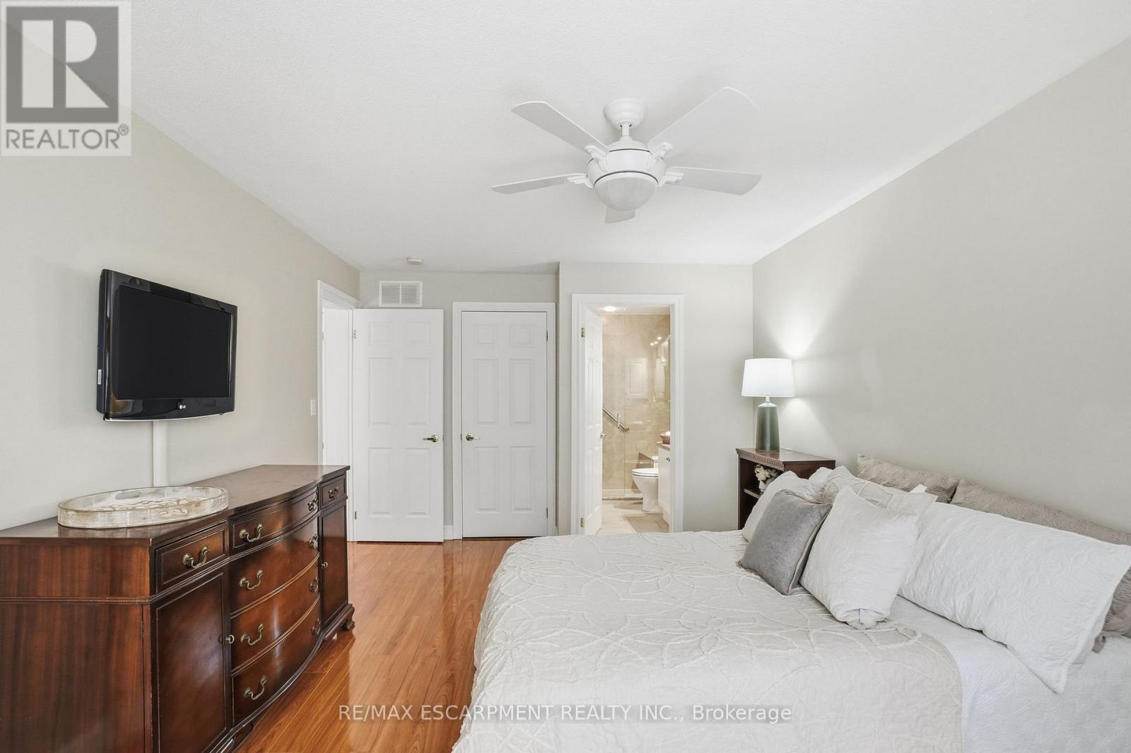 148 GLENARIFF DRIVE - 25