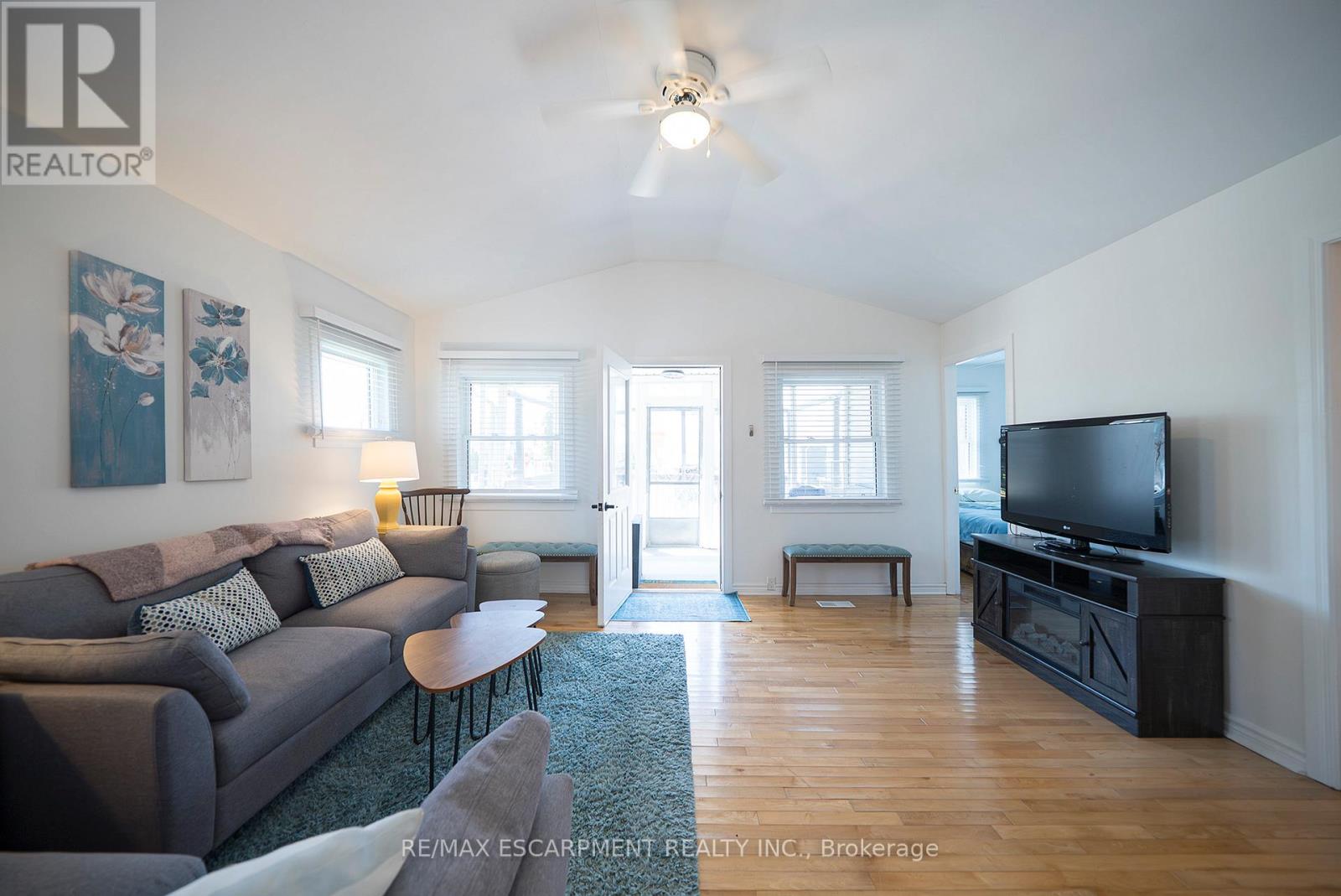 21 FERRIS STREET - 9
