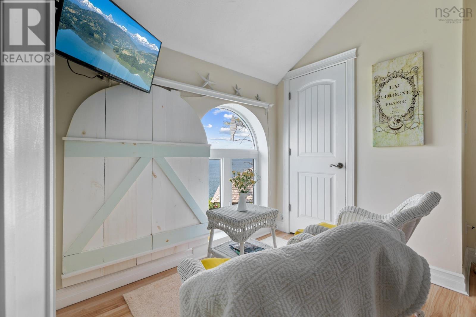 4 York Redoubt Crescent - 26